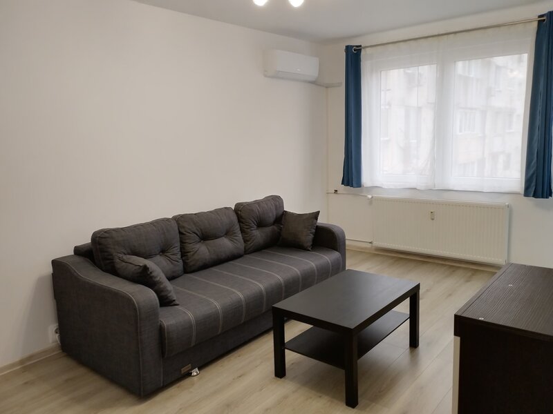 Piata Matei Ambrozie,